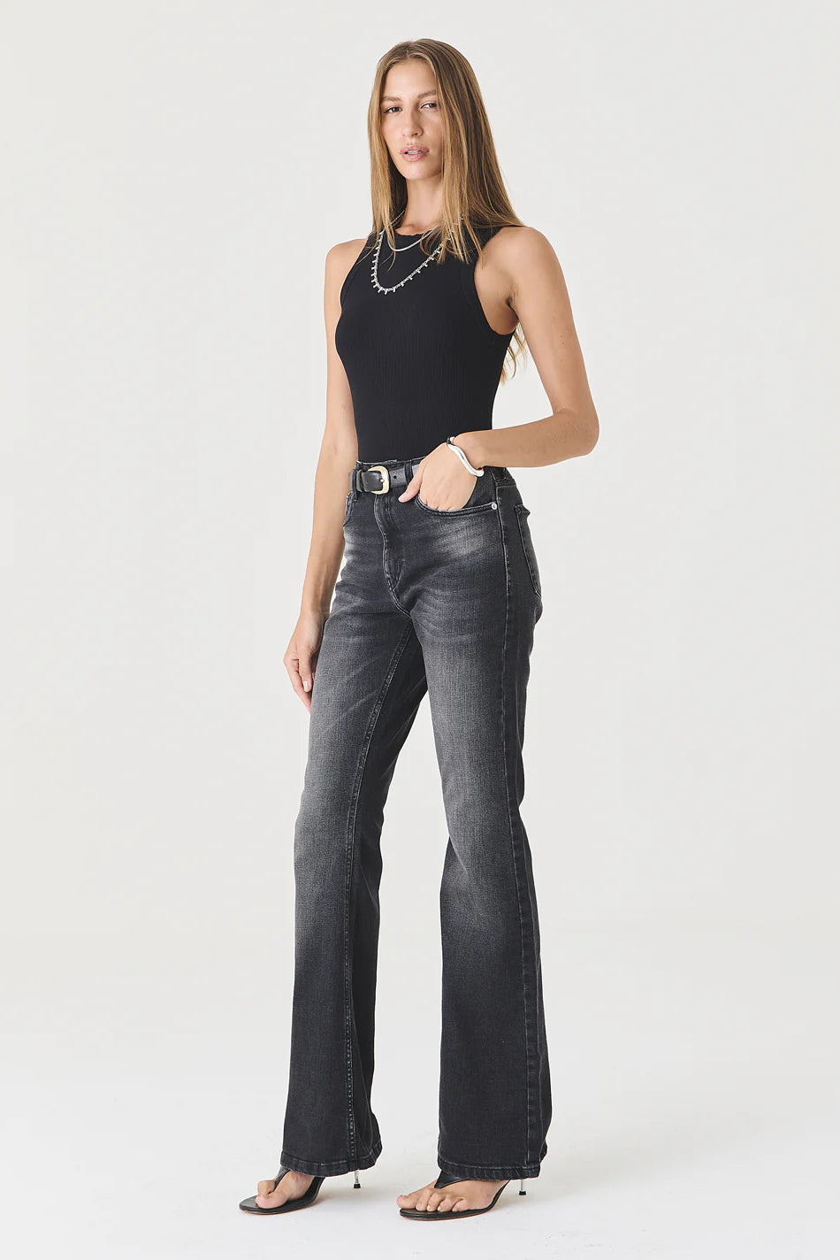 CALÇA LARISSA BOOTCUT STONED BLACK JEANS