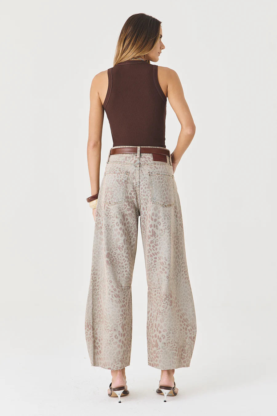 CALÇA MARIA FEMININA BARREL ANIMAL PRINT JEANS