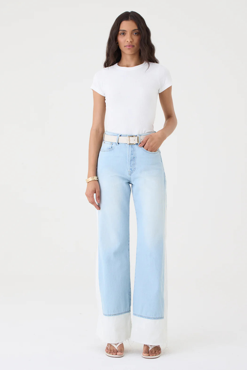 CALÇA ELIS FEMININA BOOTCUT RECORTE LATERAL BARRA FIO JEANS CLARO