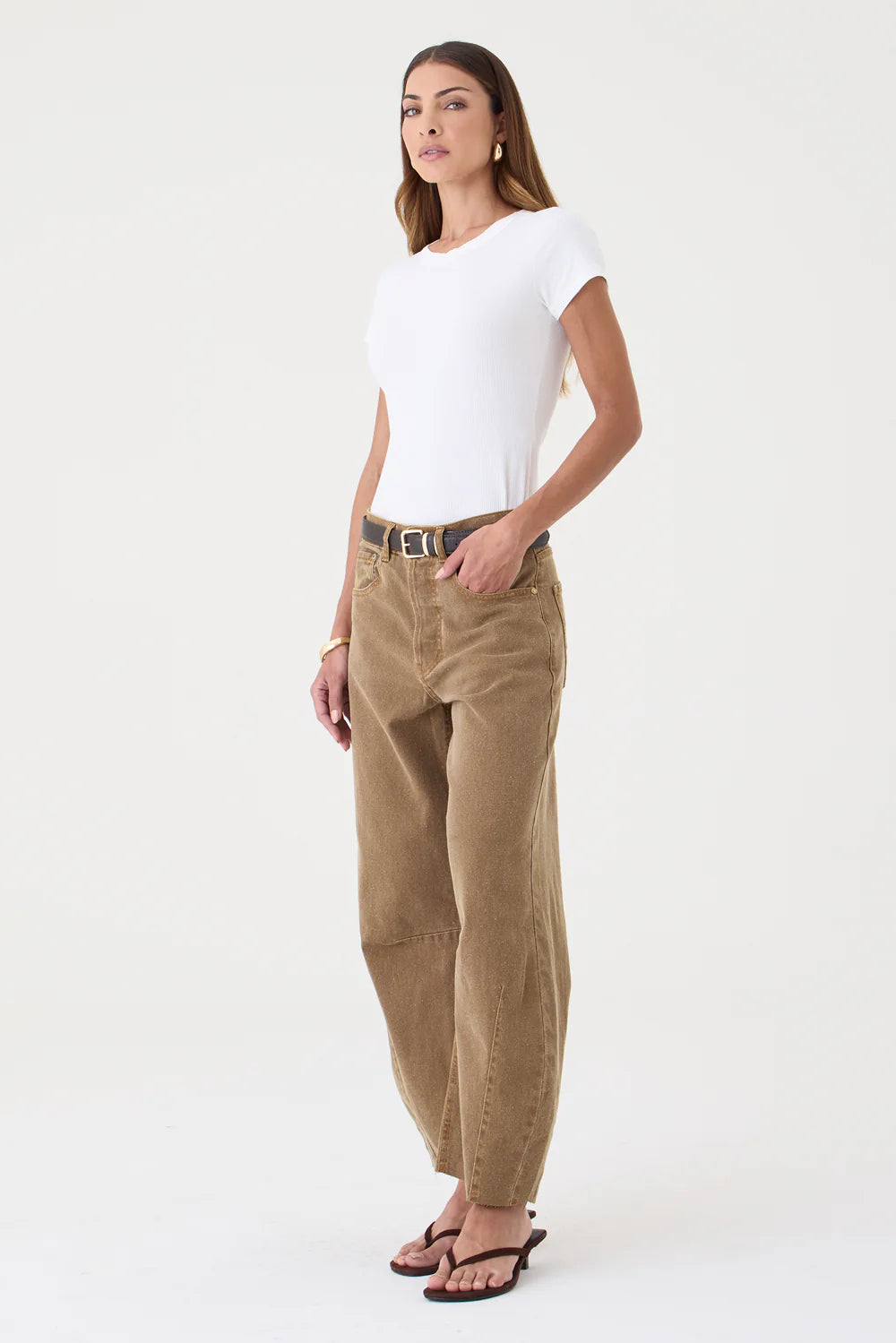 CALÇA MARIA FEMININA BARREL SARJA OCRE