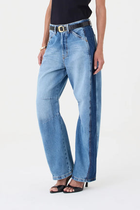 CALÇA EMILY FEMININA BARREL RECORTES E PENCE PATCH JEANS