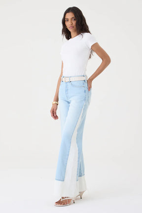 CALÇA ELIS FEMININA BOOTCUT RECORTE LATERAL BARRA FIO JEANS CLARO