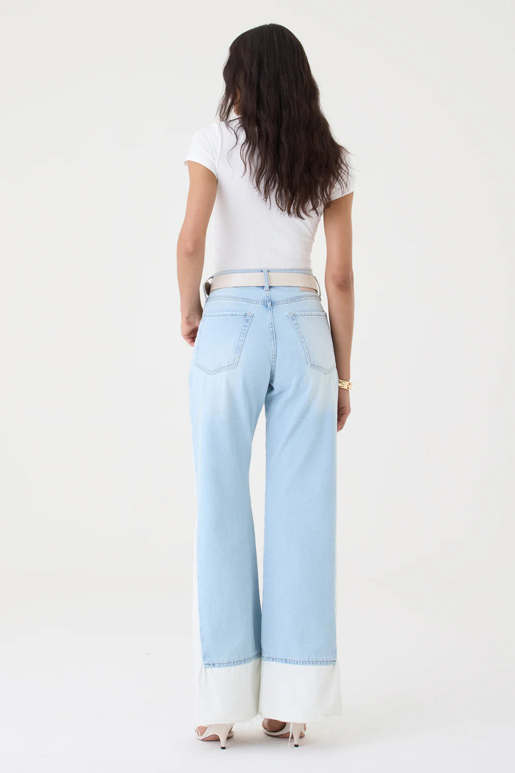 CALÇA ELIS FEMININA BOOTCUT RECORTE LATERAL BARRA FIO JEANS CLARO