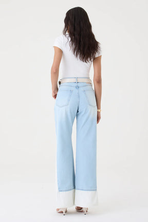CALÇA ELIS FEMININA BOOTCUT RECORTE LATERAL BARRA FIO JEANS CLARO
